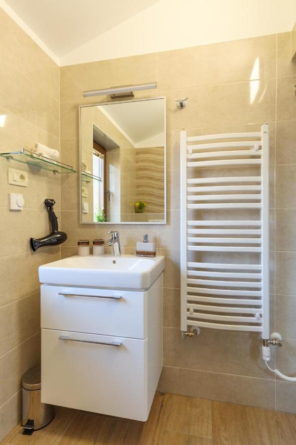 Apartmani Ravan Cernik  Buitenkant foto