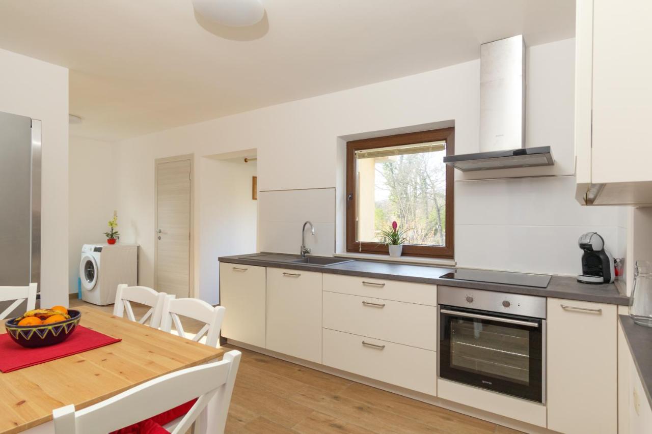Apartmani Ravan Cernik  Buitenkant foto