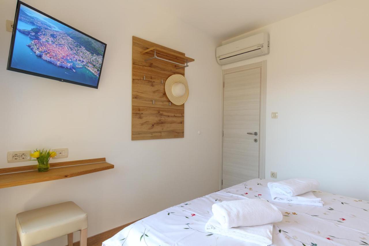 Apartmani Ravan Cernik  Buitenkant foto