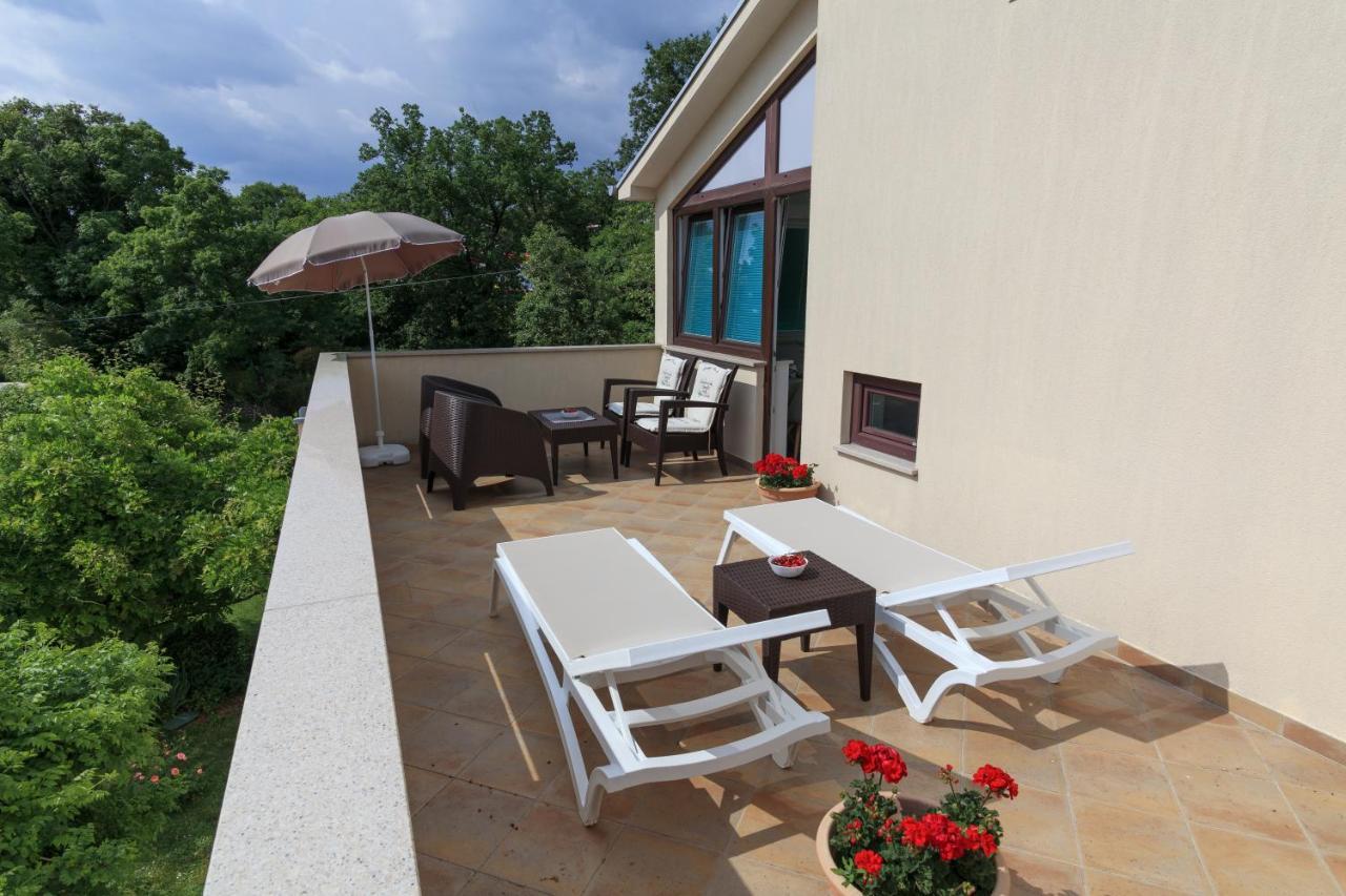 Apartmani Ravan Cernik  Buitenkant foto