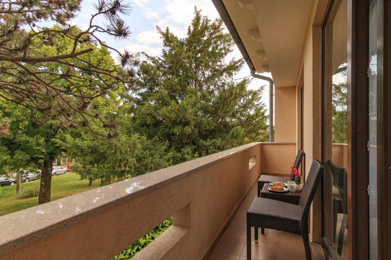 Apartmani Ravan Cernik  Buitenkant foto